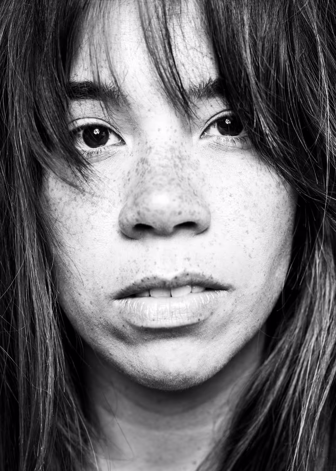 Portretfoto uit de serie 'Human Traits' van saxofonist Kika Sprangers door portretfotograaf Karen van Gilst