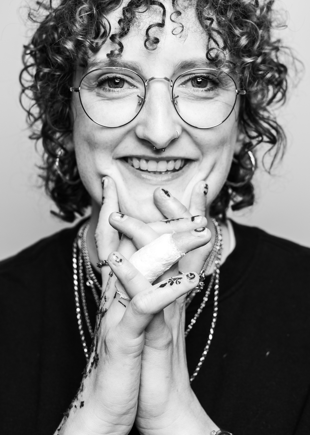 Portretfoto van Frankie Dodwell voor de rubriek Onvergetelijk van het Rotterdams Philharmonisch Orkest.